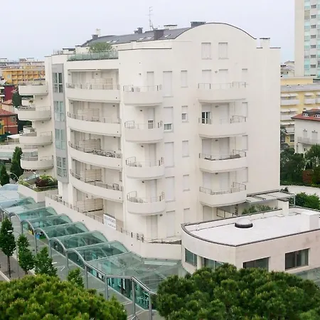 Stej Palace Piazza Carducci Con Garage Daire