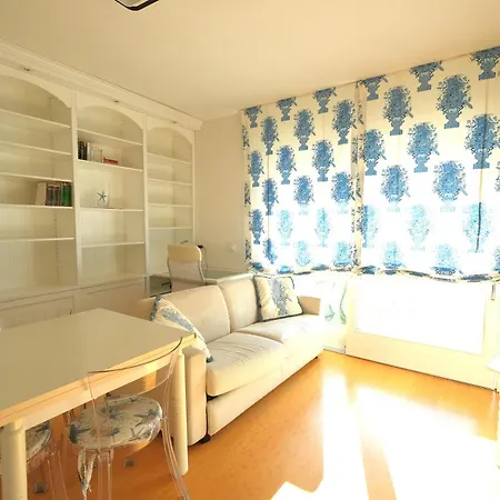 Daire Stej Palace Piazza Carducci Con Garage *